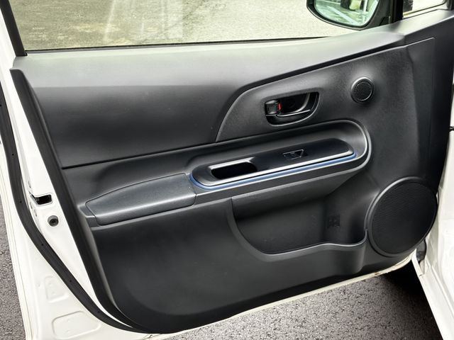 TOYOTA AQUA 2015 Image 31