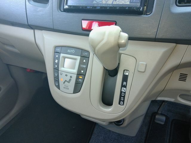 DAIHATSU MOVE 2011 Image 31