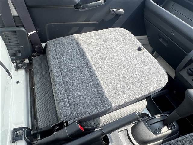 DAIHATSU HIJET TRUCK 4WD 2017 Image 31