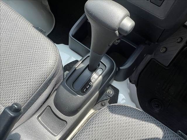 DAIHATSU HIJET TRUCK 4WD 2017 Image 31