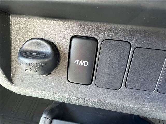 DAIHATSU HIJET TRUCK 4WD 2017 Image 31