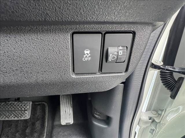 HONDA N BOX CUSTOM 2023 Image 31