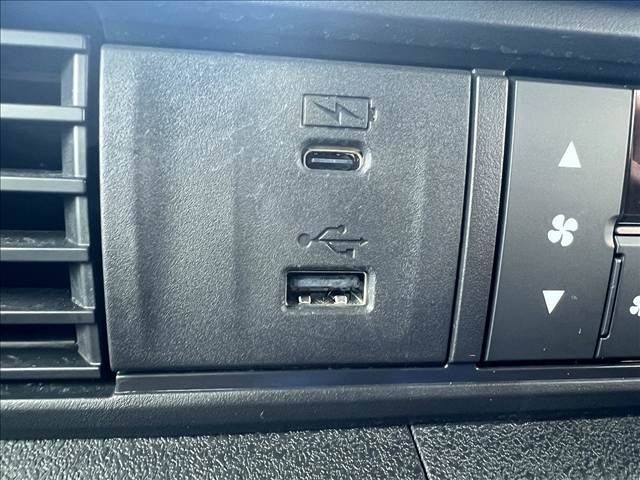 HONDA N BOX CUSTOM 2023 Image 31