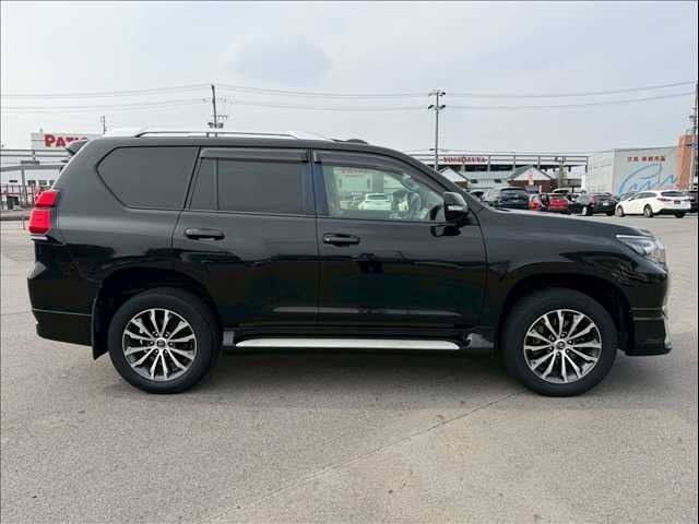TOYOTA LANDCRUISER PRADO 2018 Image 31