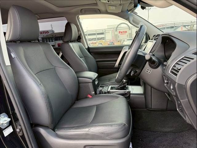 TOYOTA LANDCRUISER PRADO 2018 Image 31