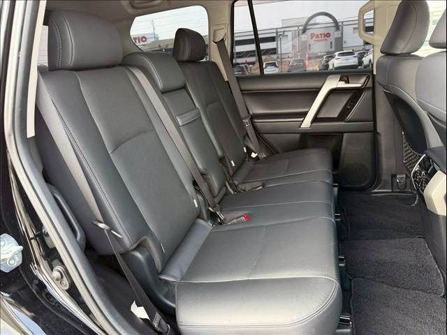 TOYOTA LANDCRUISER PRADO 2018 Image 31