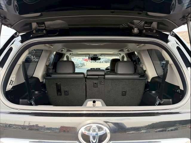 TOYOTA LANDCRUISER PRADO 2018 Image 31