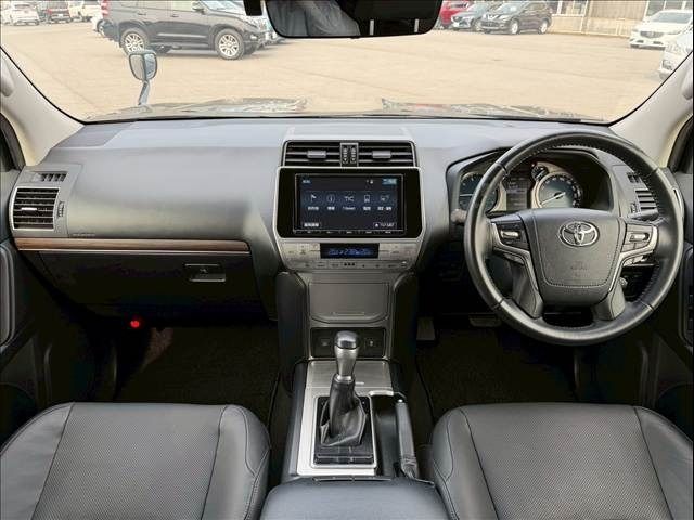 TOYOTA LANDCRUISER PRADO 2018 Image 31