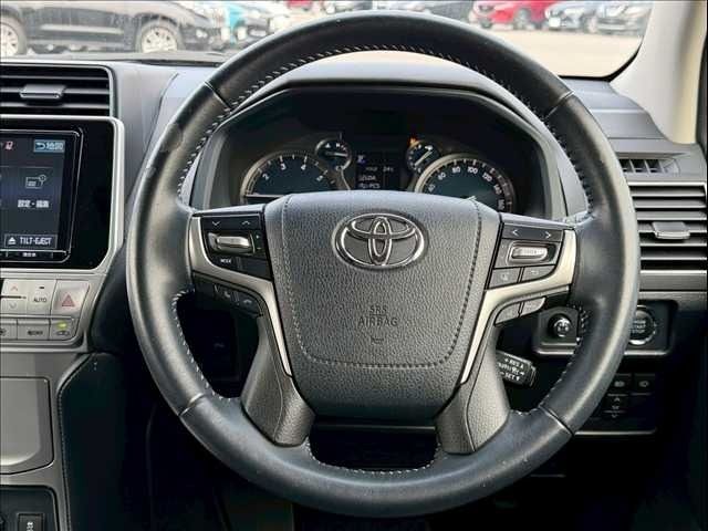 TOYOTA LANDCRUISER PRADO 2018 Image 31