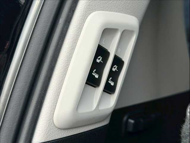 TOYOTA LANDCRUISER PRADO 2018 Image 31