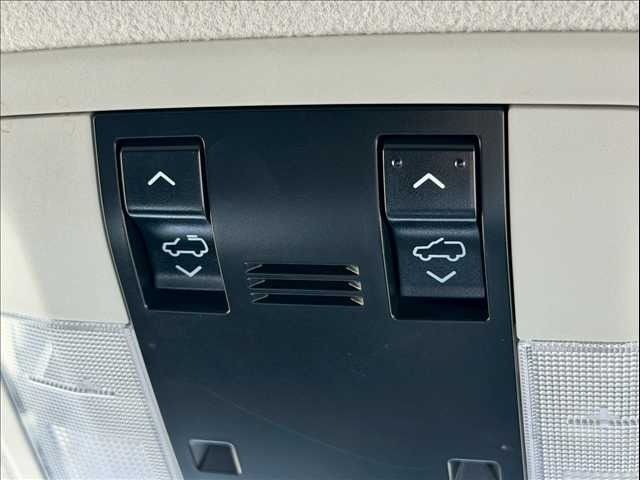 TOYOTA LANDCRUISER PRADO 2018 Image 31