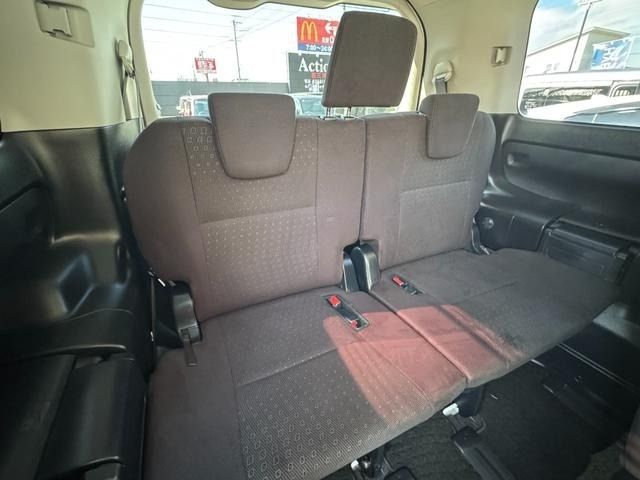 TOYOTA VOXY HYBRID 2017 Image 31