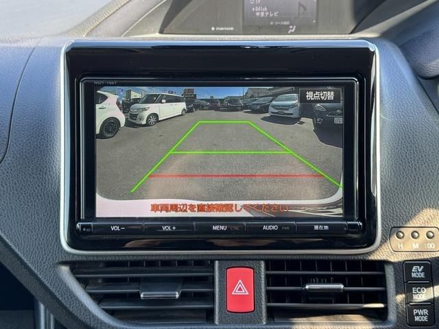 TOYOTA VOXY HYBRID 2017 Image 31