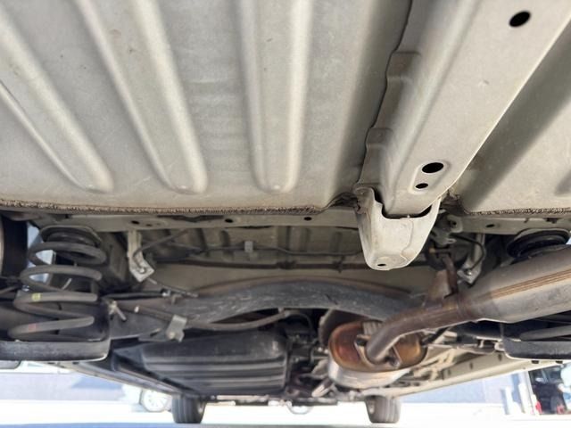 TOYOTA VOXY HYBRID 2017 Image 31