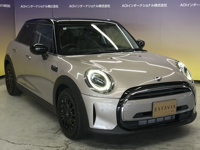 BMW MINI COOPER D 5DOOR 2022 Image 31