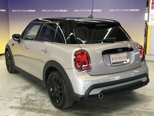 BMW MINI COOPER D 5DOOR 2022 Image 31