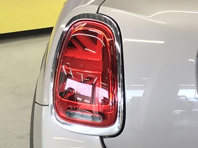 BMW MINI COOPER D 5DOOR 2022 Image 31