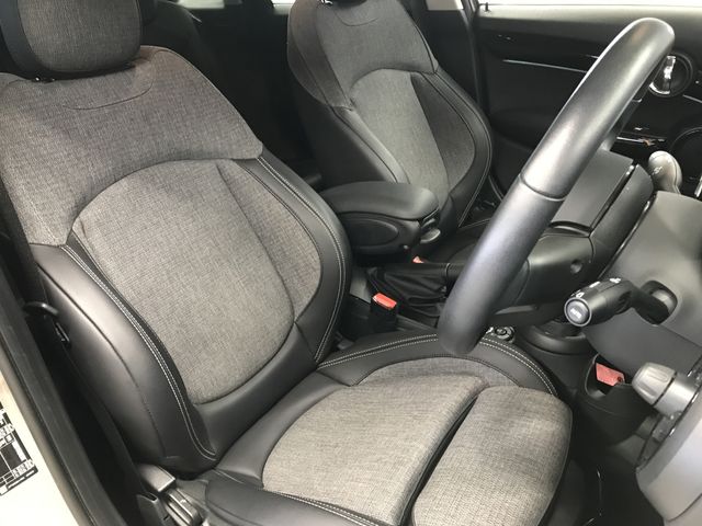 BMW MINI COOPER D 5DOOR 2022 Image 31