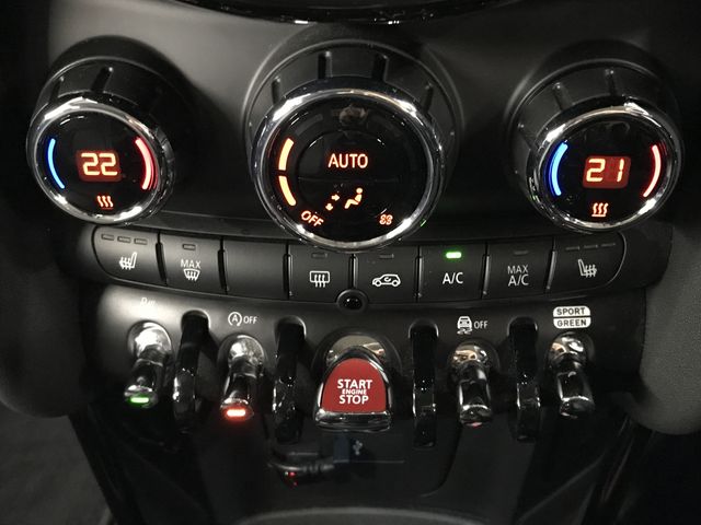 BMW MINI COOPER D 5DOOR 2022 Image 31