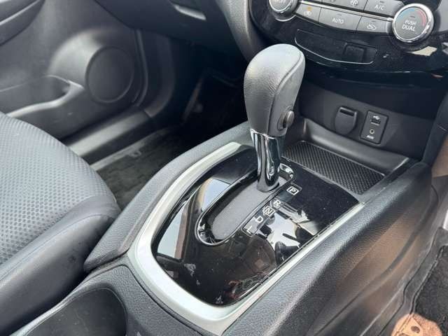 NISSAN X-TRAIL HYBRID 2WD 2015 Image 31