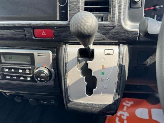 TOYOTA REGIUSACE VAN 2WD 2014 Image 31