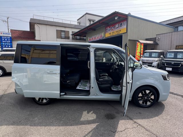 HONDA STEPWAGON E:HEV 2025 Image 31