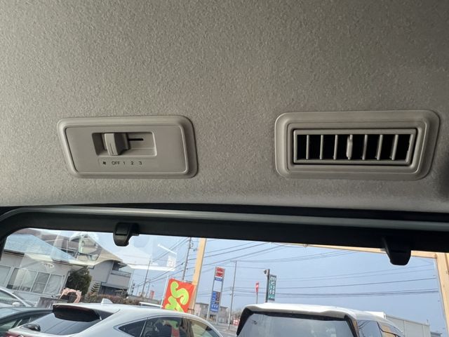 HONDA STEPWAGON E:HEV 2025 Image 31