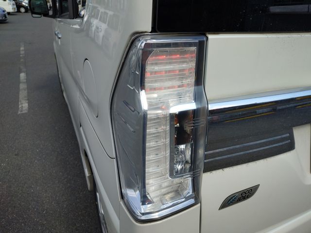 DAIHATSU TANTO CUSTOM 2014 Image 31