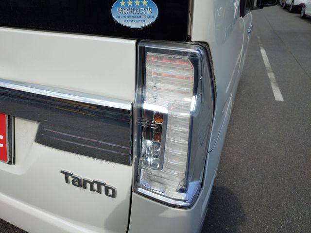 DAIHATSU TANTO CUSTOM 2014 Image 31