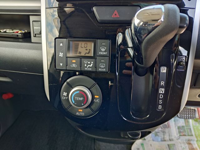 DAIHATSU TANTO CUSTOM 2014 Image 31