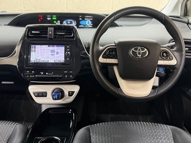 TOYOTA PRIUS 2017 Image 31