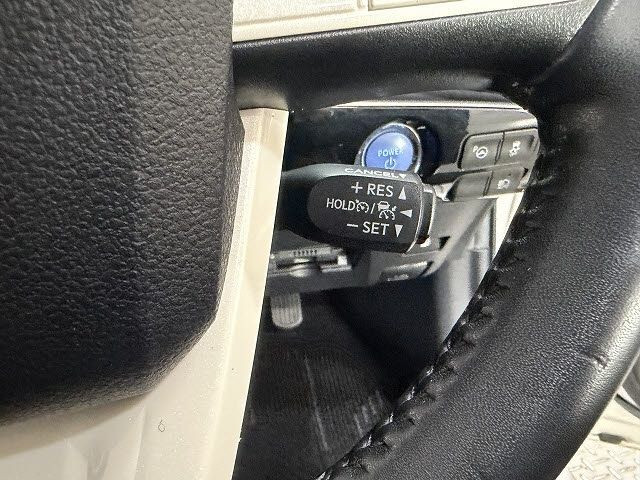 TOYOTA PRIUS 2017 Image 31