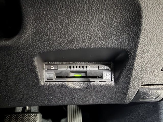 TOYOTA PRIUS 2017 Image 31