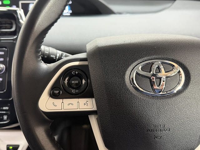 TOYOTA PRIUS 2017 Image 31