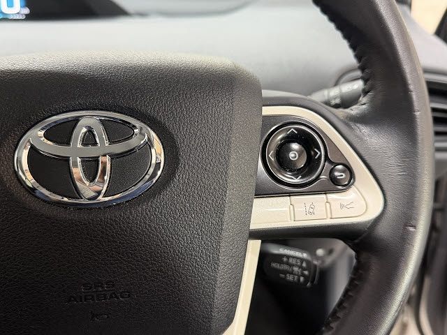 TOYOTA PRIUS 2017 Image 31