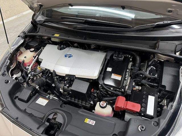 TOYOTA PRIUS 2017 Image 31
