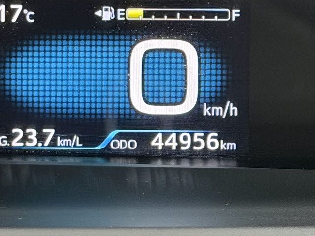 TOYOTA PRIUS 2017 Image 31