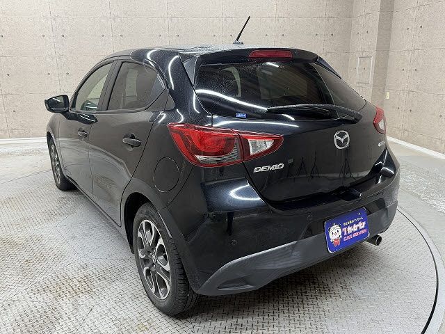 MAZDA DEMIO 2015 Image 31