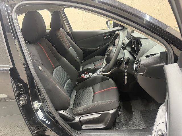 MAZDA DEMIO 2015 Image 31