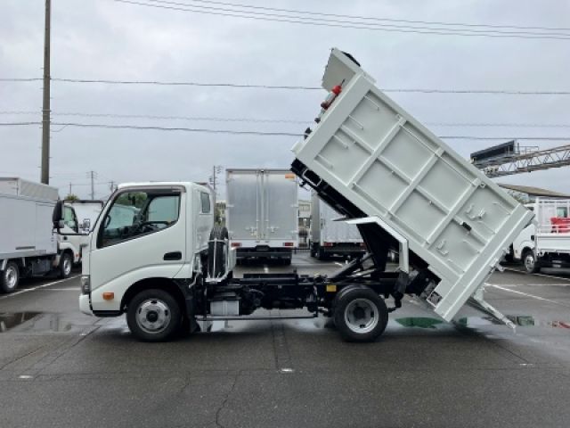 HINO DUTRO 2017 Image 31