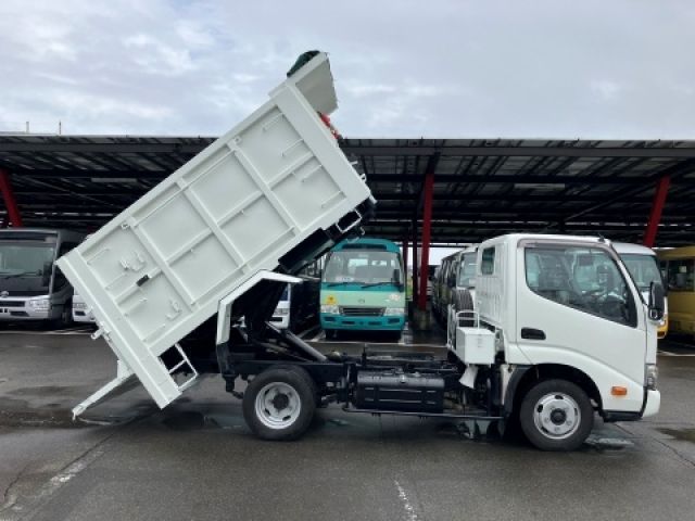 HINO DUTRO 2017 Image 31