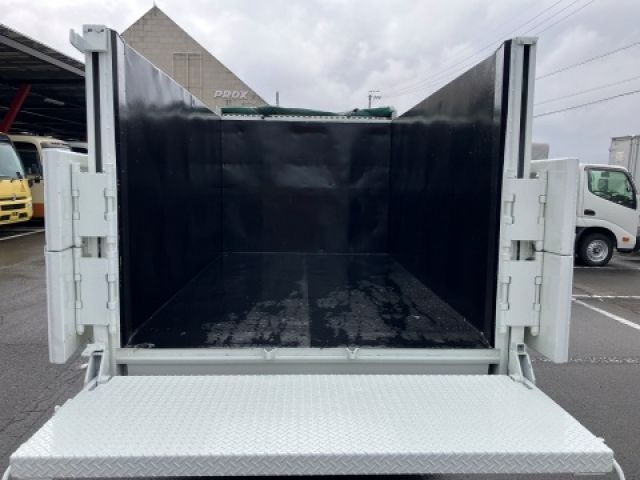 HINO DUTRO 2017 Image 31