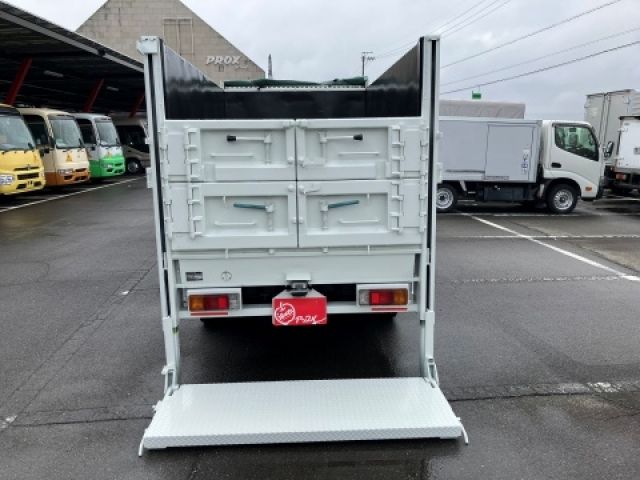 HINO DUTRO 2017 Image 31