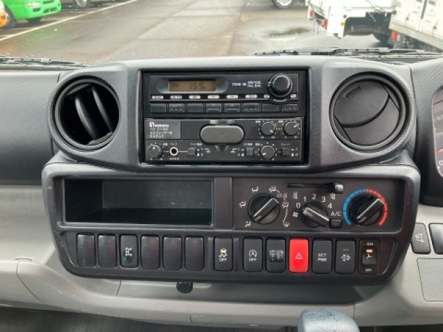 HINO DUTRO 2017 Image 31