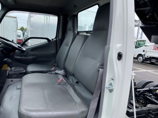 HINO DUTRO 2017 Image 31