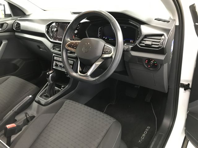 VOLKSWAGEN T-CROSS 2021 Image 31