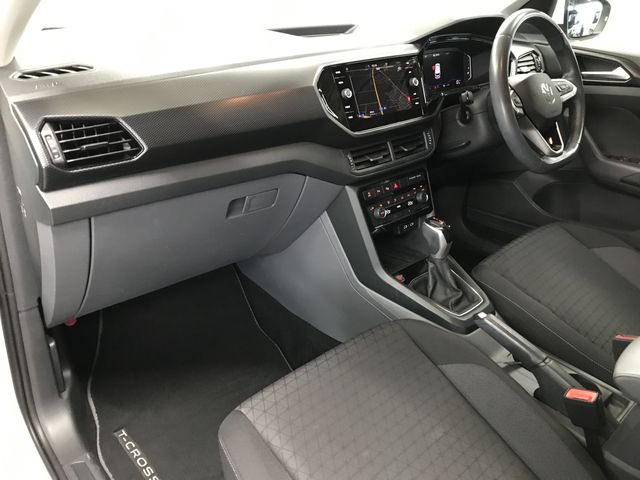 VOLKSWAGEN T-CROSS 2021 Image 31