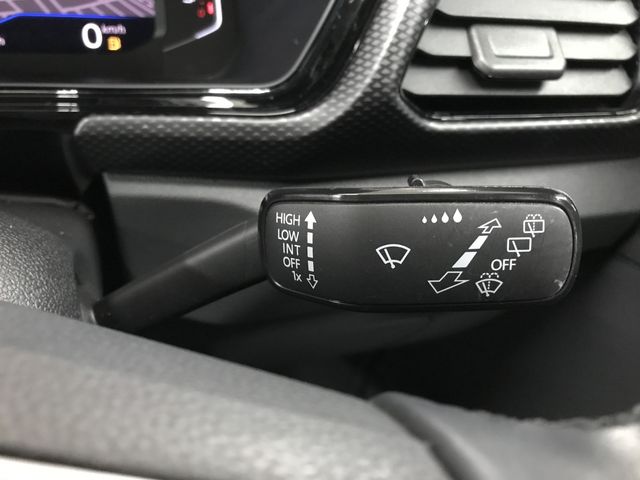 VOLKSWAGEN T-CROSS 2021 Image 31