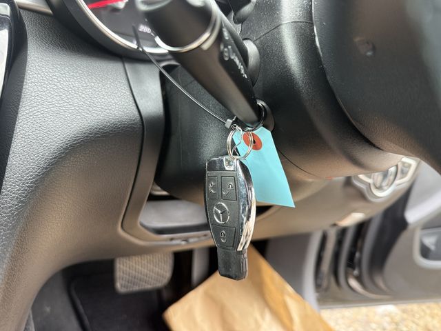 MERCEDES BENZ C CLAS 2014 Image 31