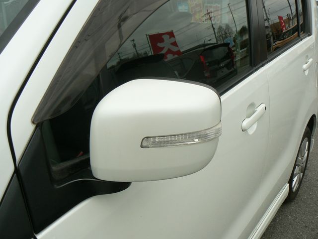 MAZDA AZ-WAGON 2012 Image 31